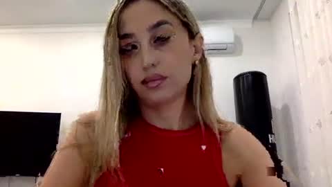 linavora online show from December 2025 01:38:02 PM