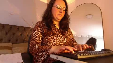 Snapshot of linceadictiva chatting on May 2026 01:40:01 PM LINCE online show from May 2026 01:40:01 PM