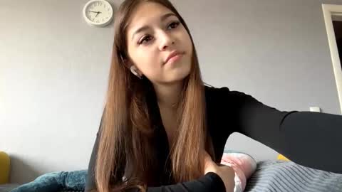 Elin online show from September 2025 09:22:02 AM