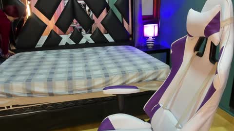  Linda  online show from December 2024 11:39:02 AM