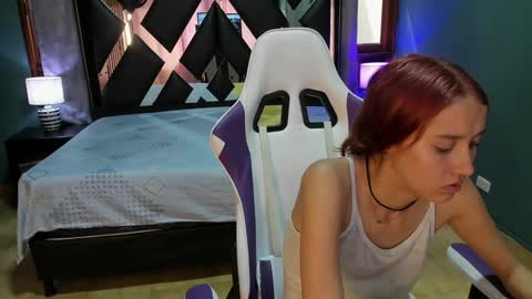  Linda  online show from December 2024 06:34:01 PM