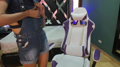  Linda  online show from December 2024 06:10:01 PM