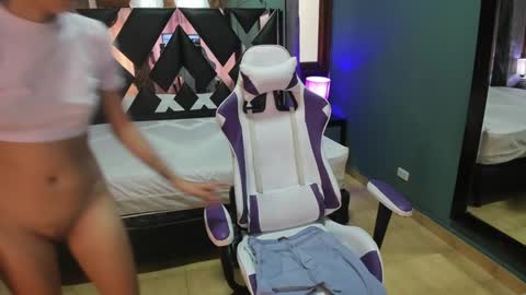  Linda  online show from December 2024 06:05:02 PM