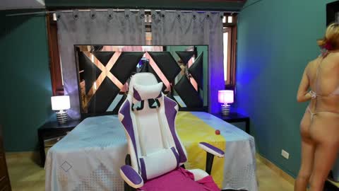  Linda  online show from January 2025 06:07:01 PM