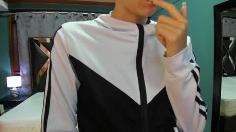  Linda  online show from February 2025 01:08:02 PM