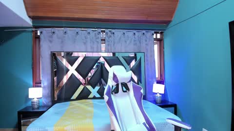  Linda  online show from February 2025 06:06:01 PM