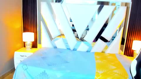  Linda  online show from September 2025 06:30:02 PM