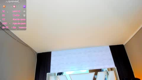  Linda  online show from October 2025 06:17:02 PM