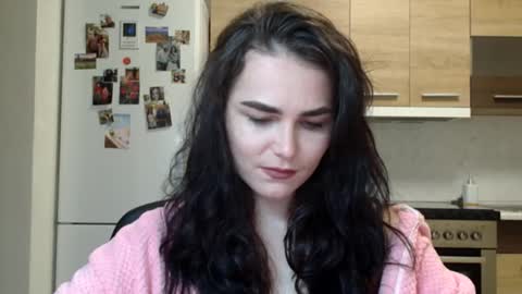 Linda online show from November 2025 08:08:02 PM