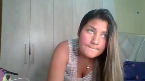 Snapshot of linda_blaze chatting on October 2025 08:24:02 PM linda_blaze online show from October 2025 08:24:02 PM
