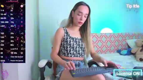Snapshot of linda_crawford1 chatting on June 2026 05:01:02 AM Linda online show from June 2026 05:01:02 AM