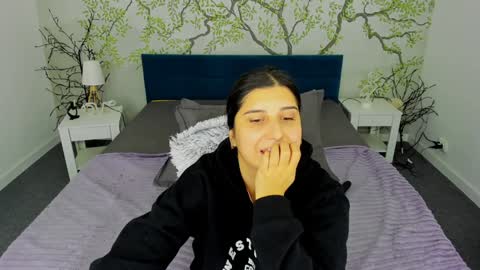 Linda online show from December 2024 02:33:01 PM