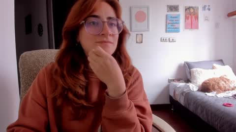Giggles  online show from December 2024 07:43:02 PM