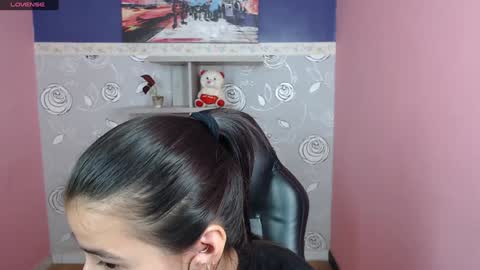 Snapshot of linda_mattel chatting on December 2024 01:06:01 PM Linda online show from December 2024 01:06:01 PM