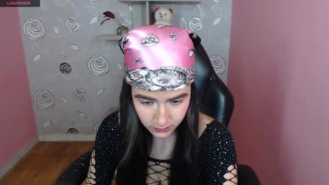 Snapshot of linda_mattel chatting on December 2024 05:37:01 PM Linda online show from December 2024 05:37:01 PM