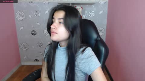 Snapshot of linda_mattel chatting on December 2024 01:22:02 PM Linda online show from December 2024 01:22:02 PM