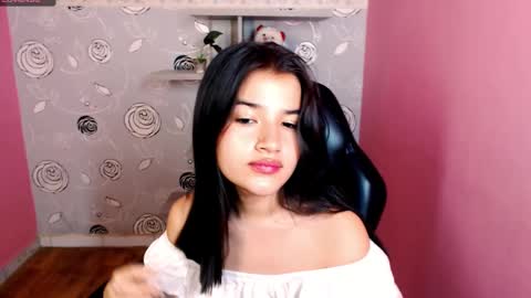 Snapshot of linda_mattel chatting on February 2025 03:25:02 PM Linda online show from February 2025 03:25:02 PM