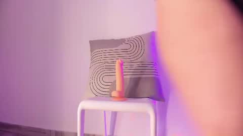 Linda  online show from July 2026 10:42:02 AM