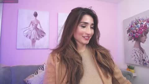 Maria Paula online show from October 2025 12:11:01 PM