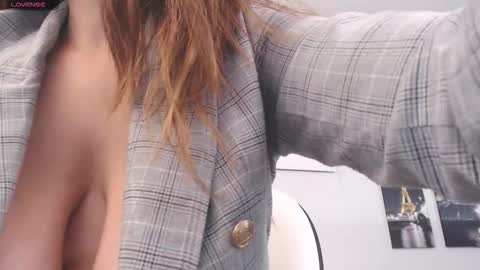 Maria Paula online show from October 2025 01:01:02 PM