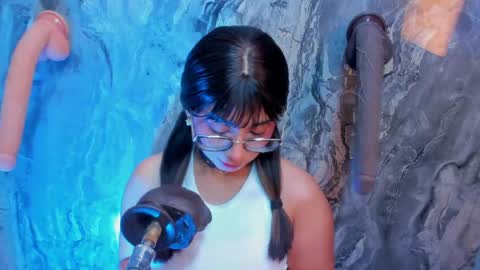 linda_sofi__ online show from April 2026 08:17:02 PM