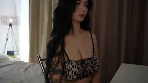 Call me Linda online show from October 2025 10:45:01 AM