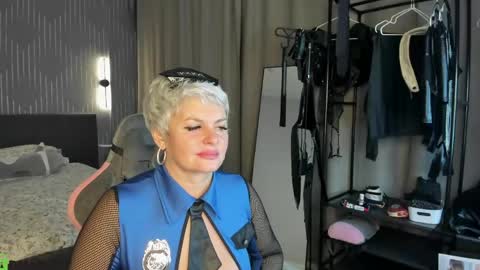 Linda Zefir online show from April 2026 01:41:01 AM