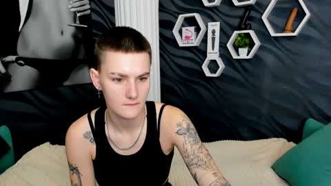 lindabryantt online show from February 2025 03:19:01 AM