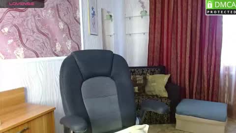 LindaErnestine online show from November 2025 11:09:01 AM