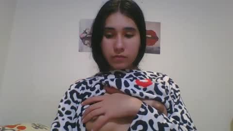 lindra0956 online show from January 2025 01:50:01 AM