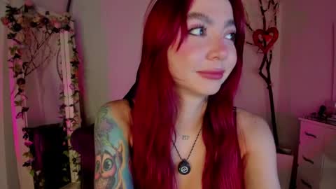 Lindsay    online show from April 2026 01:33:01 AM