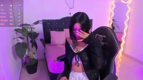 Linda  online show from April 2026 03:54:02 AM