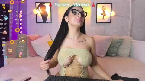 Alexandra online show from February 2025 05:25:02 PM