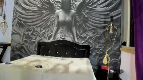 lindsey_2023 online show from April 2026 03:09:02 AM