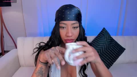 Lin  online show from February 2025 08:55:02 PM