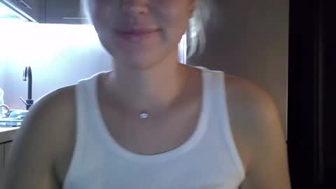 Anna online show from September 2025 09:15:01 PM