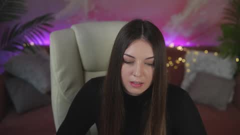 Lindsy online show from April 2026 07:04:02 PM