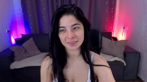Snapshot of linell_sky chatting on October 2025 08:44:01 AM linell_sky online show from October 2025 08:44:01 AM