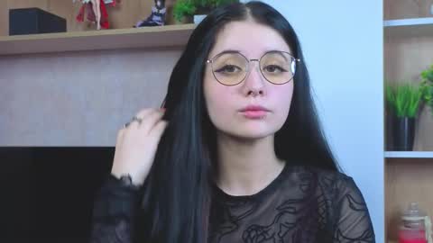 Snapshot of lingralbovsky chatting on September 2025 05:03:01 PM lingralbovsky online show from September 2025 05:03:01 PM