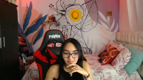 LinzyBaner online show from January 2025 01:11:01 AM