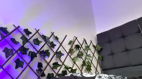 lion_mindnight online show from April 2026 05:04:02 PM