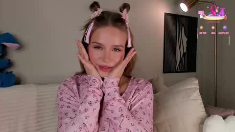 Snapshot of lipswithsweetonthem chatting on September 2025 01:05:02 AM Lina online show from September 2025 01:05:02 AM