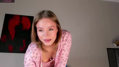 Snapshot of lipswithsweetonthem chatting on September 2025 01:18:01 AM Lina online show from September 2025 01:18:01 AM