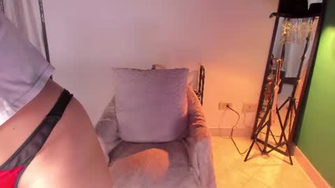 Snapshot of liry_kim chatting on June 2026 06:52:01 PM liry online show from June 2026 06:52:01 PM