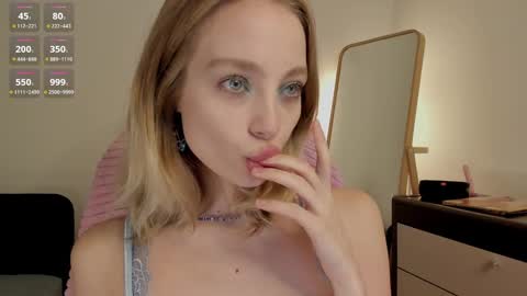 Snapshot of lisa_babymetal chatting on December 2024 11:51:02 AM Lisa online show from December 2024 11:51:02 AM