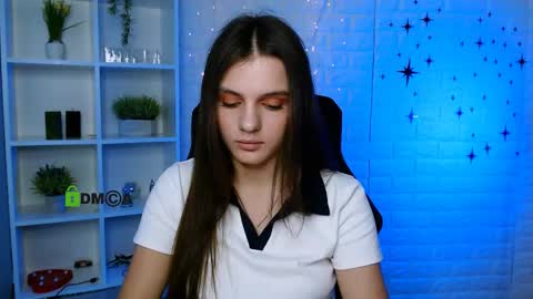 Snapshot of lisa_dark_ chatting on June 2026 09:45:01 AM Lisa online show from June 2026 09:45:01 AM