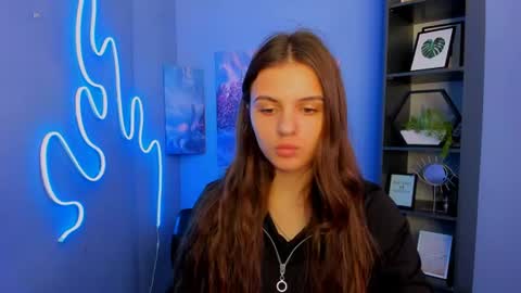 Snapshot of lisa_dark_ chatting on June 2026 09:44:01 AM Lisa online show from June 2026 09:44:01 AM