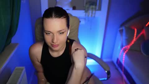 lisa_elfy online show from December 2025 04:16:01 PM