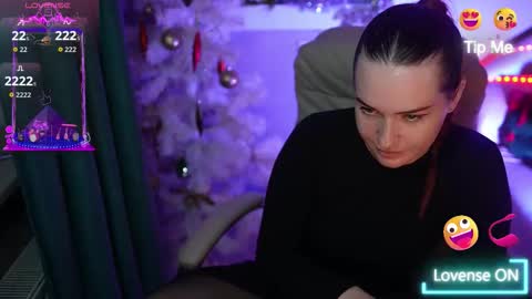 lisa_elfy online show from December 2025 02:43:02 PM