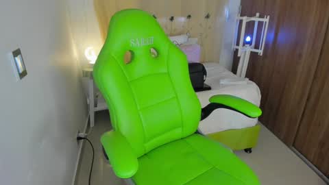 Lisa  online show from January 2025 03:42:02 PM